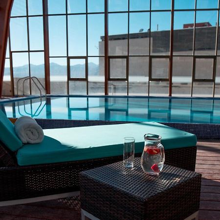 Mds Hotel Calama Bagian luar foto The swimming pool at the hotel