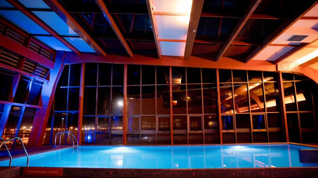 Mds Hotel Calama Bagian luar foto The pool at the hotel