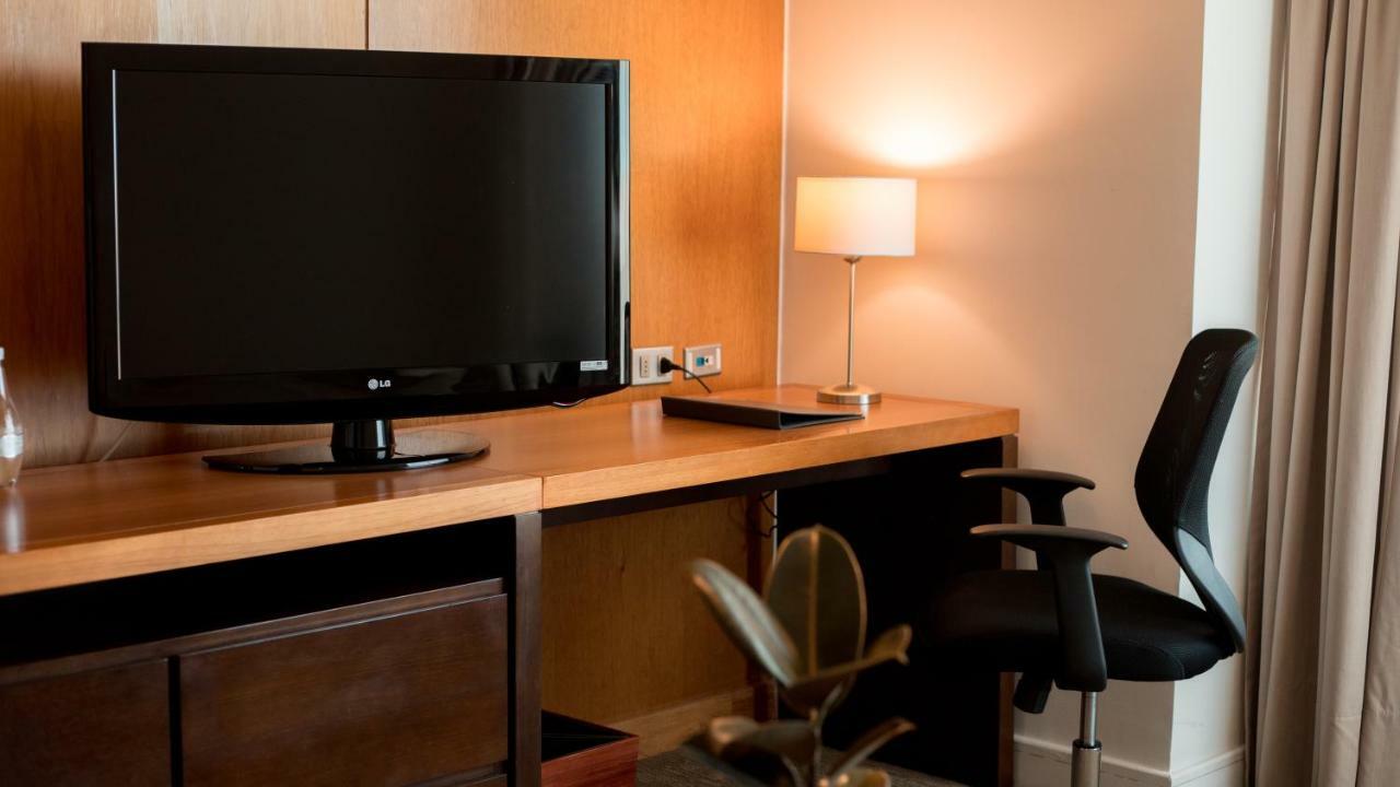 Mds Hotel Calama Bagian luar foto A typical hotel room