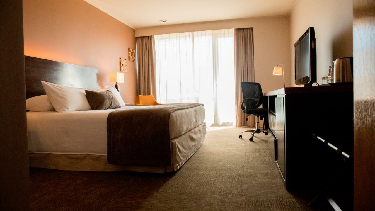 Mds Hotel Calama Bagian luar foto A typical hotel room