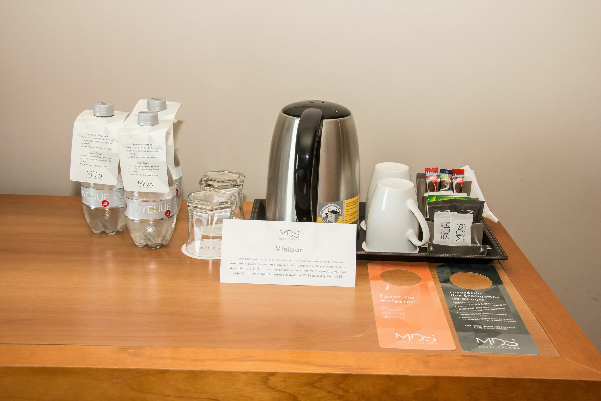 Mds Hotel Calama Bagian luar foto A tea tray in a hotel room