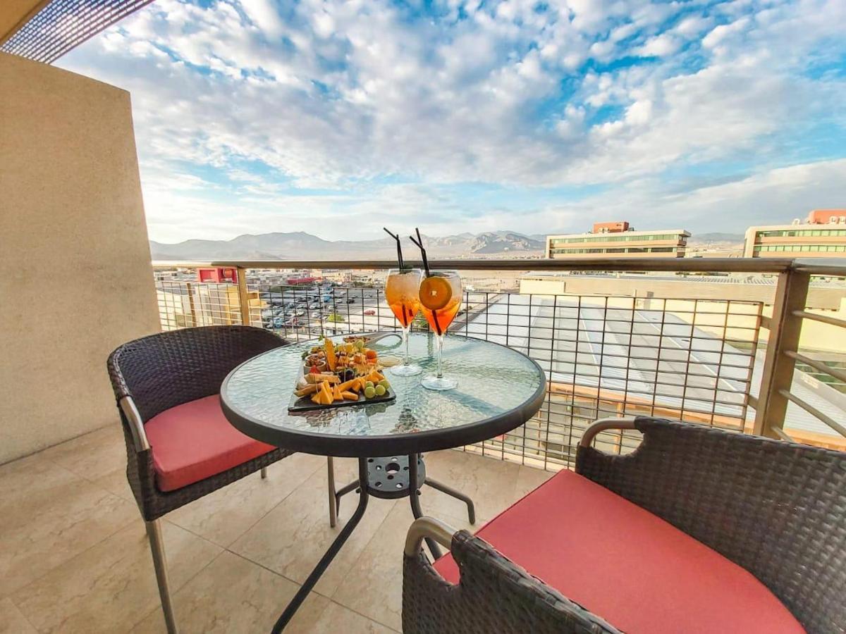 Mds Hotel Calama Bagian luar foto A balcony